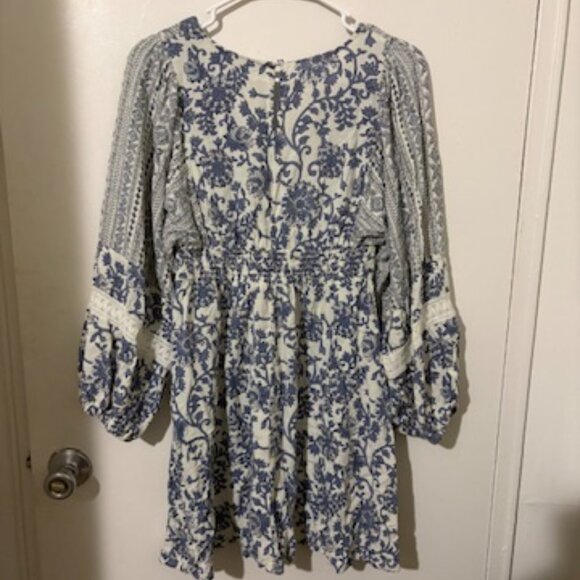 Sincerely Jules Blue & White Boho Floral Mini Dress – Size M - Picture 5 of 5